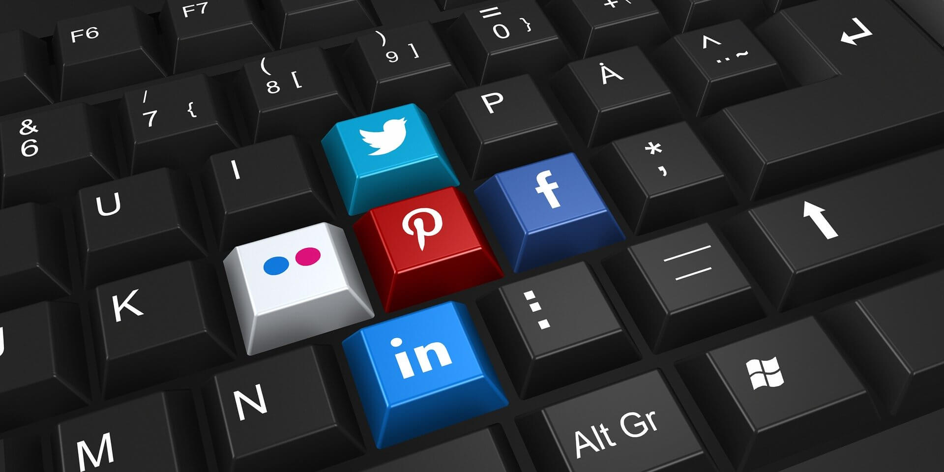 social-networking-2187996_1920 (1)